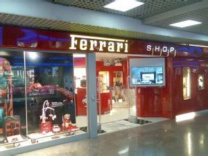 Shops and stores in Rome Airport.